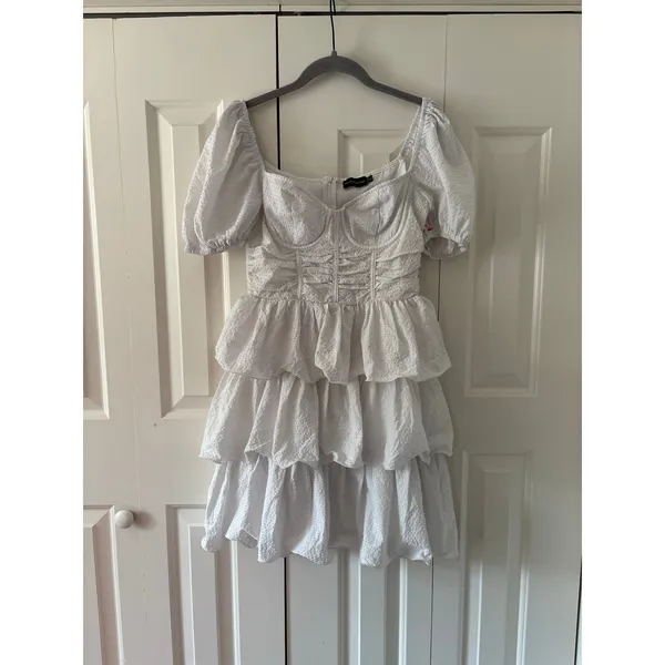 PrettyLittleThing White Textured Tiered Mini Dress Puff Sleeve Women’s US 4 XS - Image 3