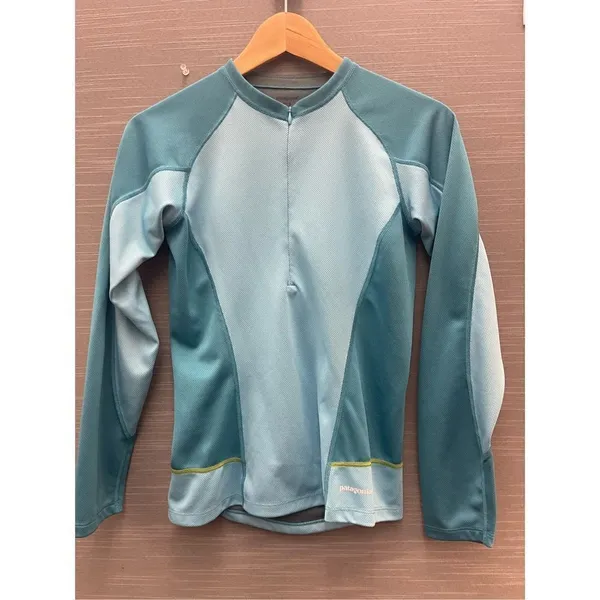 Patagonia Lightweight Women Zip Up Long Sleeve Mesh Size XS. - Image 2