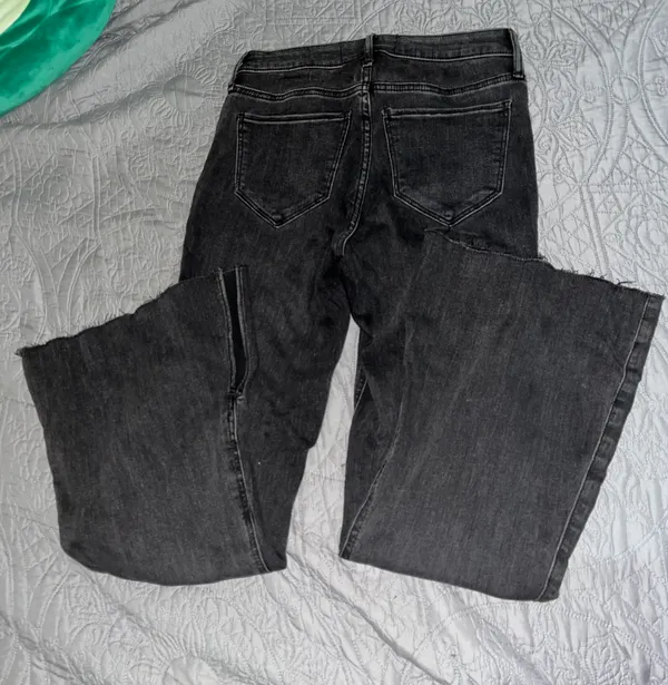 Hollister High Rise Flare Jeans - Image 3