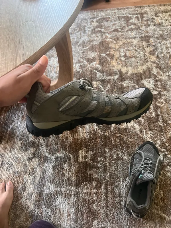 Gray/blue Columbia hiking shoe - Image 2