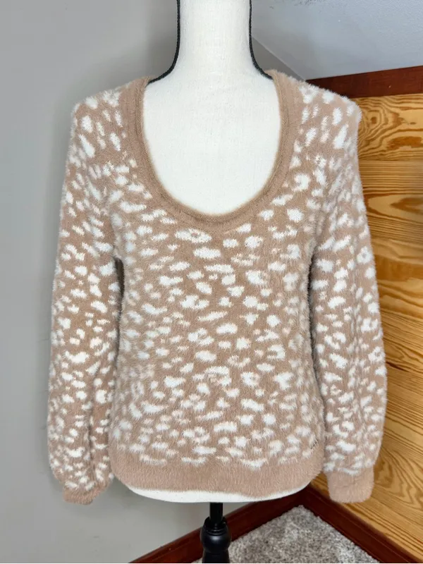 Abercrombie & Fitch Soft A&F Leopard Print Sweater Small S Tan White Scoop Neck - Image 2