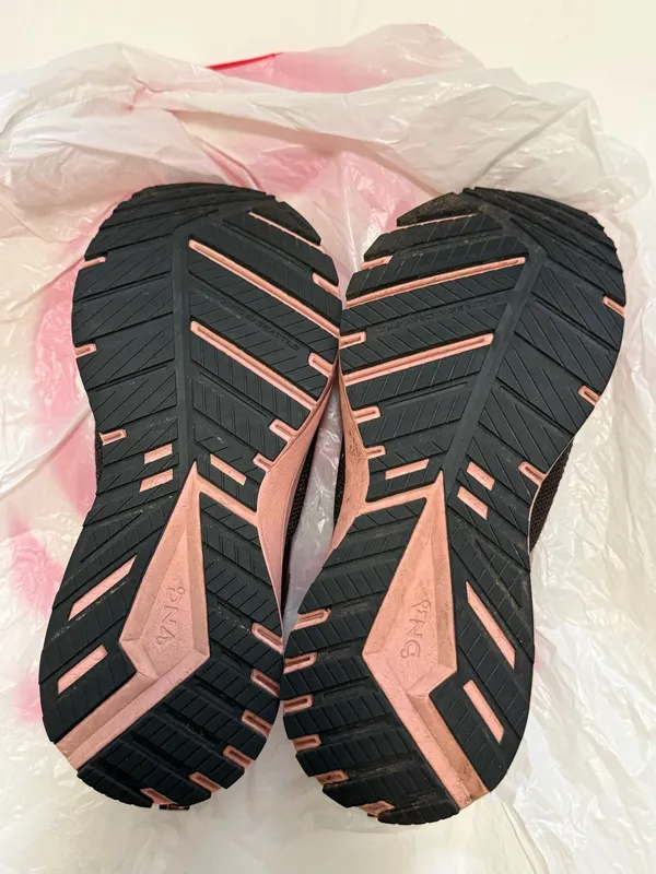 Brooks Women’s Sneakers - Image 4