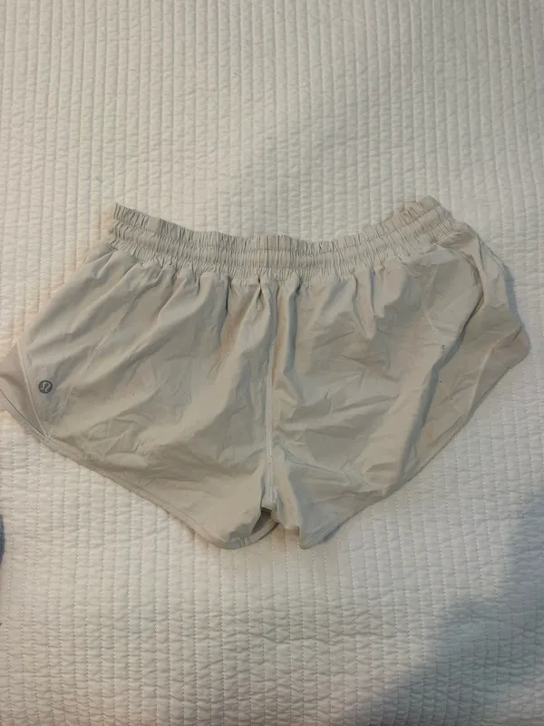 Lululemon Hotty Hot Shorts 2.5" - Image 2