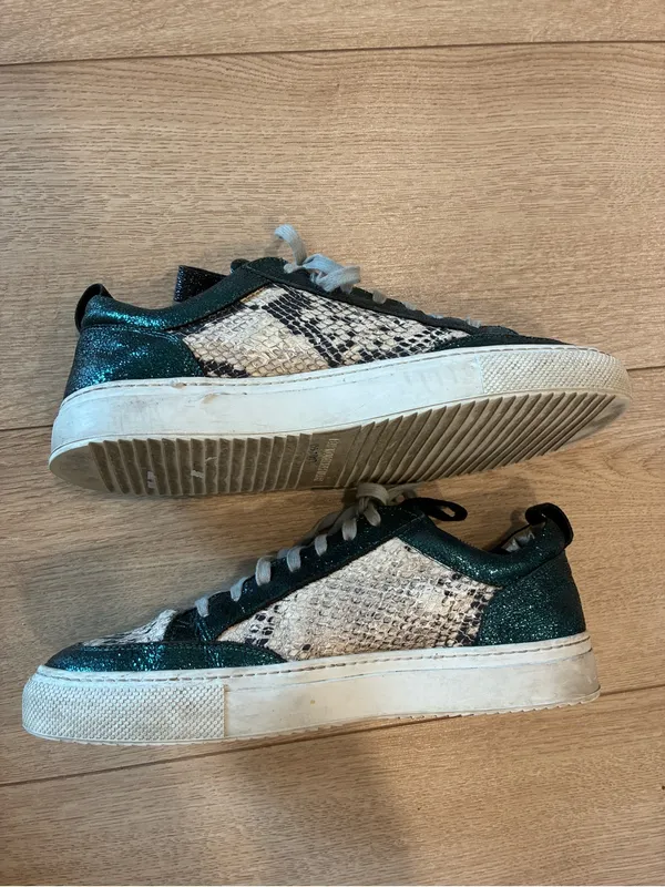 P448 Women’s John Sneakers Snakeskin Leather Teal Glitter Size 40/9.5-10 - Image 3