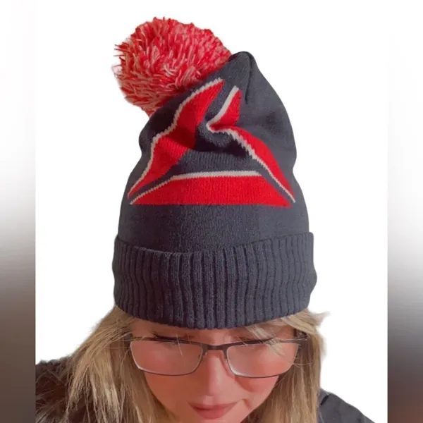 Reebok Unisex Pom Pom Beanie Hat Size One Size - Image 4