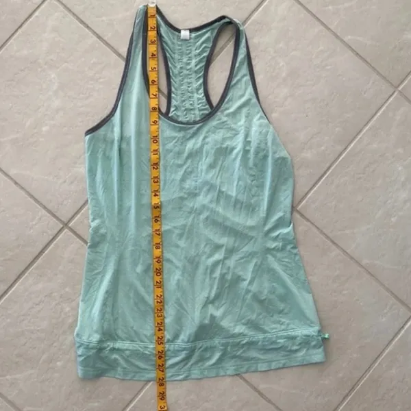 Lululemon Mint Green Racerback Tank Top Sz 8 - Image 4