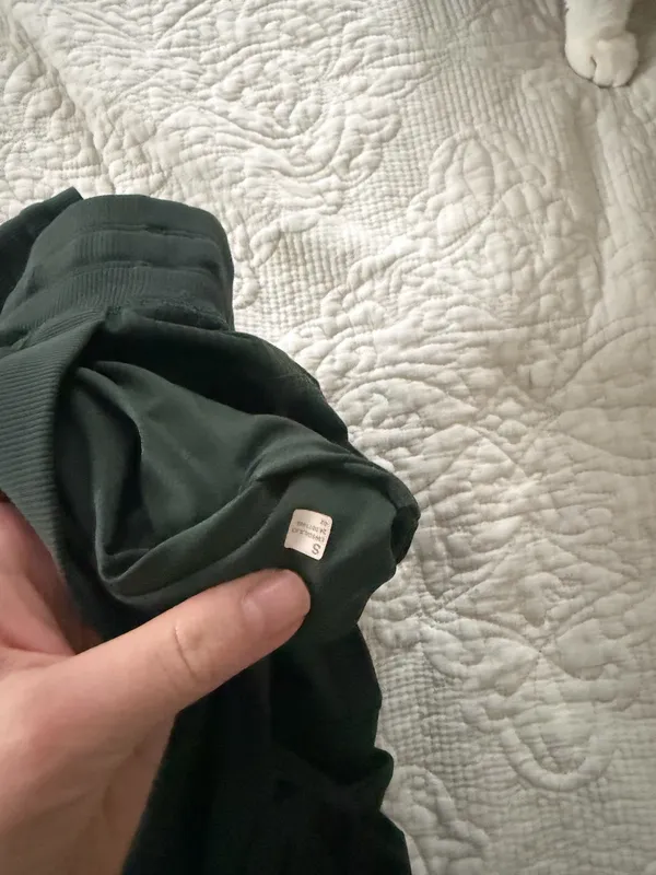 Lululemon dance studio cargo pants in dark forest green size small - Image 5