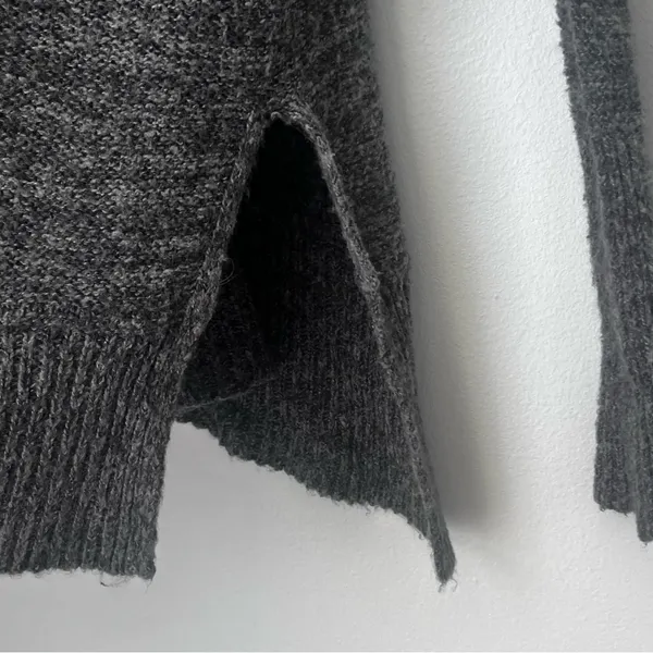Abercrombie & Fitch Gray Knit Wool Blend V Neck Thin Sweater Size XS/S - Image 8