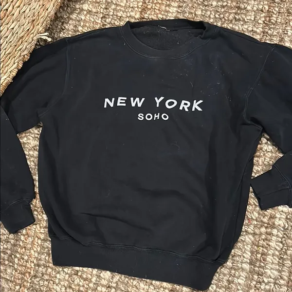 Brandy Melville New York SoHo Crew in Black Size Small - Image 4