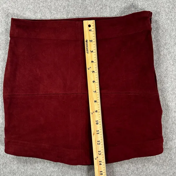 Mud Pie Faux Suede Mini Skirt Size X-Small Burgundy Stitched - Image 2