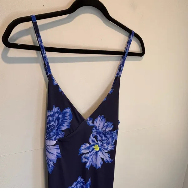 Club L London NWT Blue Floral Print Plunge Neck Maxi Dress - size 6 - Image 4