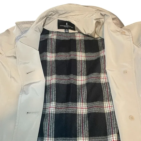 London Fog Women’s Trench Coat Tan Medium 3 Button Spring Rain Casual‎ Neutral - Image 5