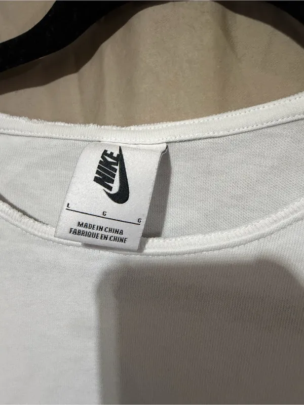 Nike T-shirt - Image 2