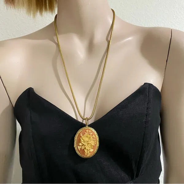 Vintage Flower Cameo Locket Pendant Gold-plated Round Snake Chain 24” Necklace - Image 2