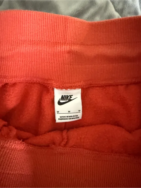 Nike sportswear shorts - Image 2