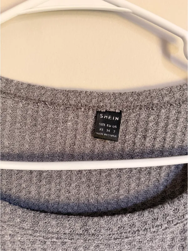 Shein Cropped Long Sleeve - Image 3