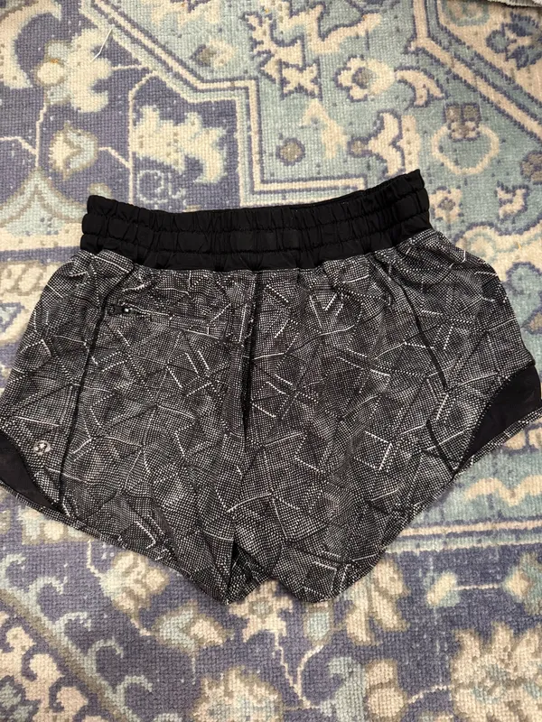 Lululemon Hotty Hot Shorts 4" Low-Rise 4 - Image 2