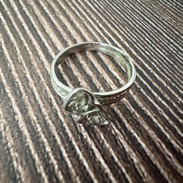Vintage Double Heart Silver Toned Ring Size 6 - Image 4