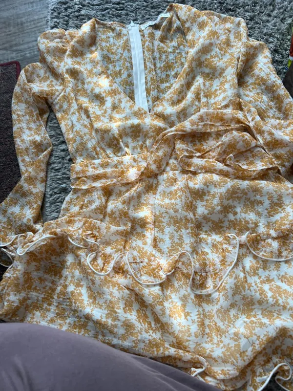 Hello Molly flirt floral‎ yellow and white mini dress, Size XS - Image 4
