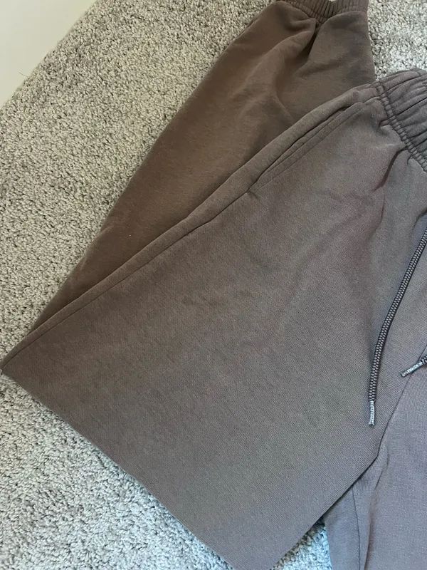 Alo Yoga Sweatpants - Image 2