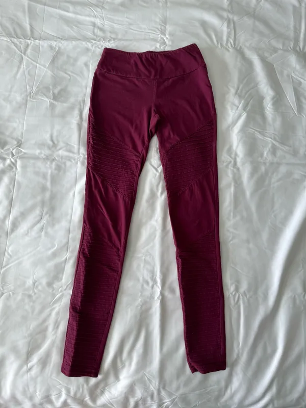 Maroon Leggings With Ruched Panel Details - Image 2