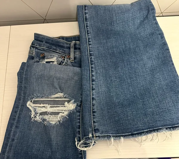 American Eagle Jeans - Image 2