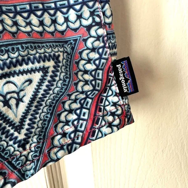 Patagonia Baggies Chevron print mini skirt - Image 9