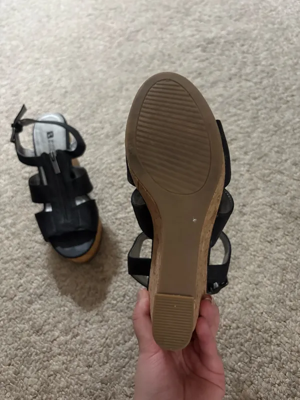 White Mountain Black wedges - Image 5