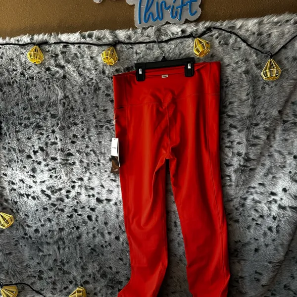 241. Vuori studio pocket legging xl Red - Image 2