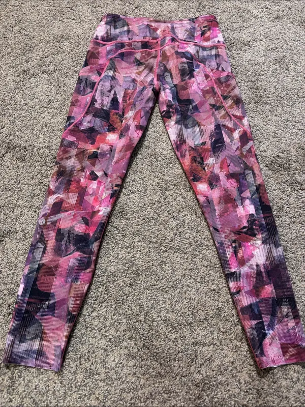 Lululemon Fast & Free 7/8 Tight II 25" size 8 - Image 3
