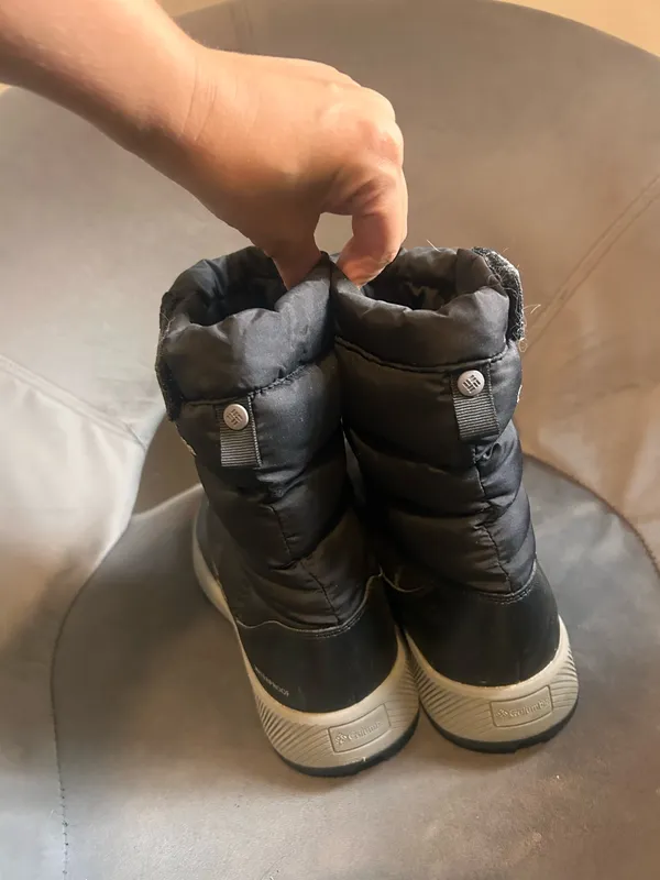 Columbia Women’s Black Boots Winter - Image 3