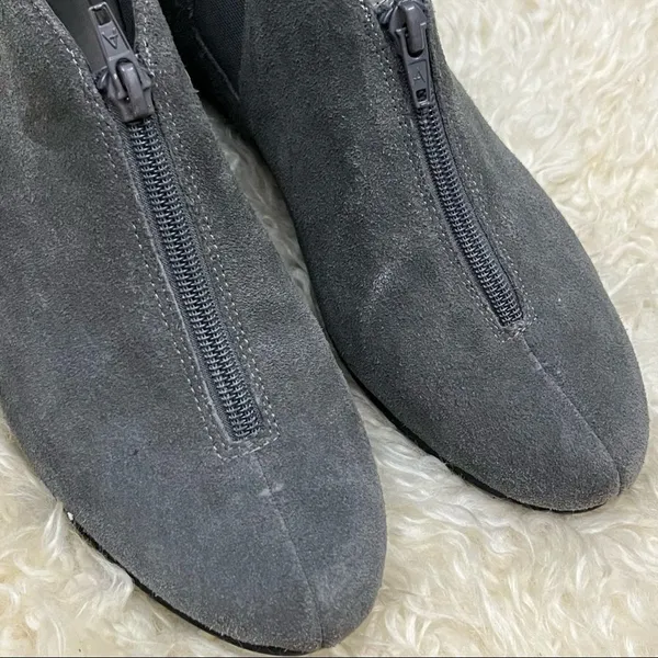 Aerosoles Gray Stitch and Turn Gray Suede Zip Wedge Booties 7.5 - Image 3