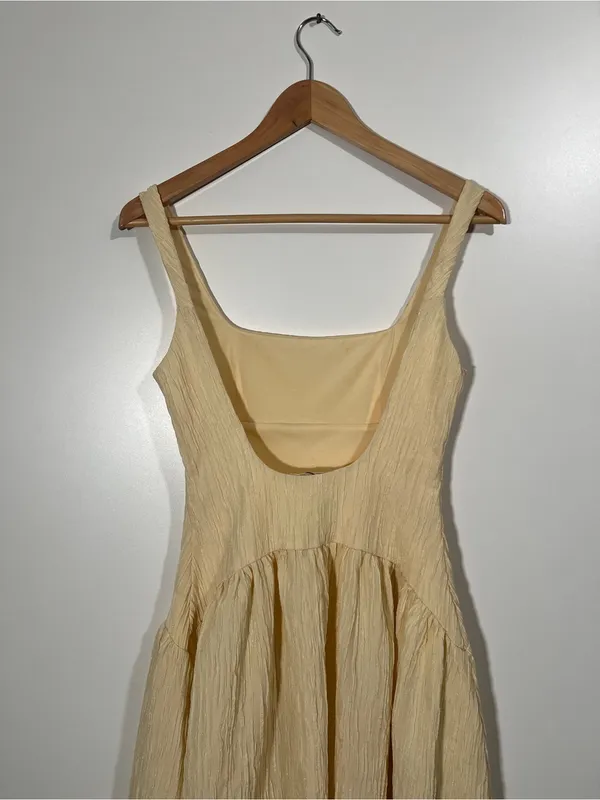 ZARA Textured Low Back Midi Dress in Vanilla Yellow Butter Size Medium - Image 8