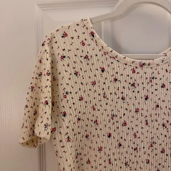 Cream Floral Smocked Short Sleeve Knit Top - Image 3