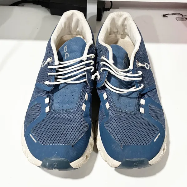 ON CLOUD Swiss Engineering Blue / White Women’s Running Shoe Size US 9.5 - Image 2