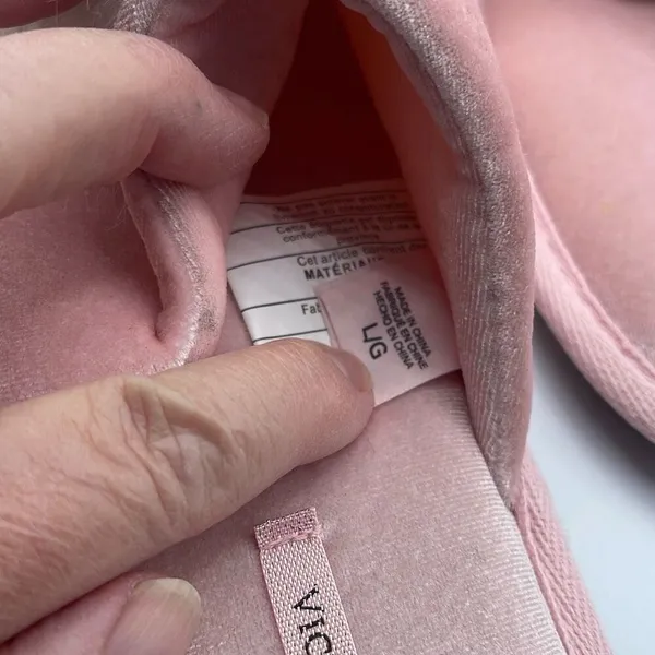 Victoria’s Secret size large pink slippers tradwife, faux fur , princess - Image 4