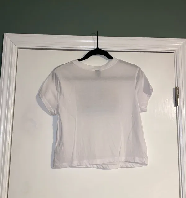 NWOT Venice White Cropped Tee - Image 3