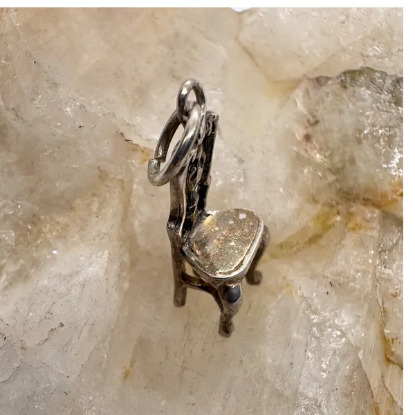 Vintage Sterling Silver Chair Charm Miniature Furniture Pendant 1.36g - Image 3