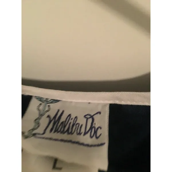 Malibu Doc Women's Blue White Scrub Top V Neck Nurse Medical Size Large - Image 6