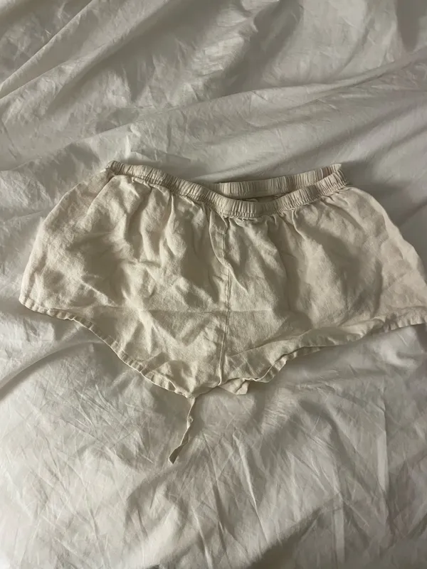 Brandy Melville Linen Shorts - Image 2