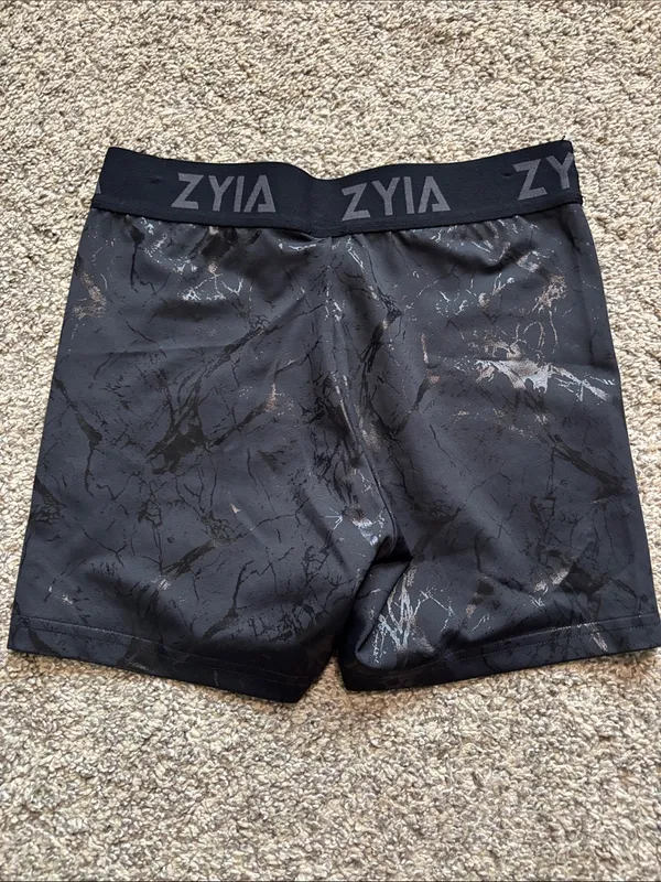 Zyia Bike Shorts size large - Image 3