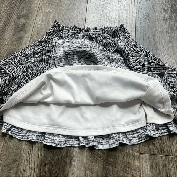 Altar’d State Tiered Ruffle Black and White Printed Smocked Skirt Size Medium - Image 9