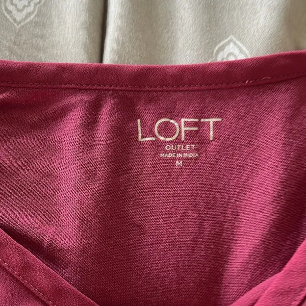 Loft Long Sleeve Blouse w/ Detailed Sleeves Size Medium - Image 2