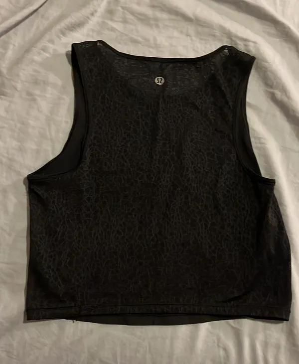Lululemon cropped tank top size 2  - Image 2