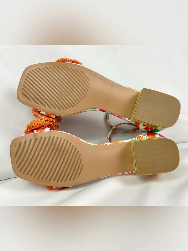 Betsey Johnson Brandee Sandals Crochet Flower Block Heel Sz 8.5 New - Image 7
