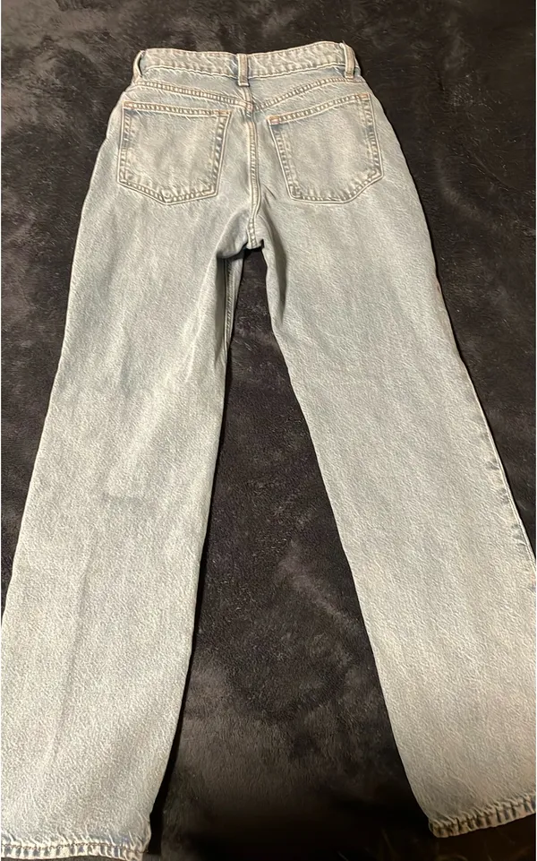 H&M Women’s Light Wash High Rise Baggy Straight Jeans 4 - Image 2