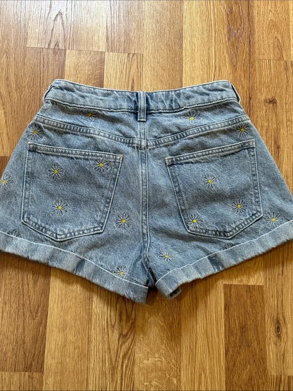 PacSun Light Blue Daisy Embroidered Denim Mom Shorts - Image 4