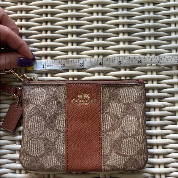 Coach‎ Signature C Leather Wristlet - Image 7