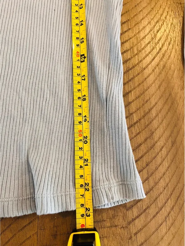 Uniqlo Light Blue Ribbed Mock Neck Top Size Medium - Image 7