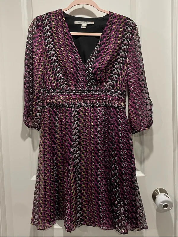 DVF Diane von Furstenberg Leo chain silk dress size 4 - Image 2